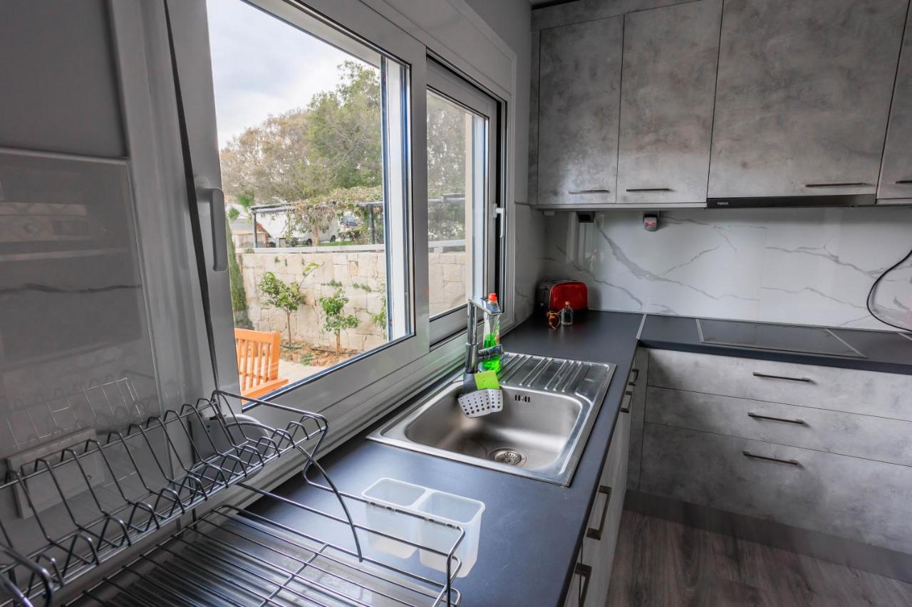 Electra Modern Apartment With Cozy Garden Iraklio Eksteriør bilde